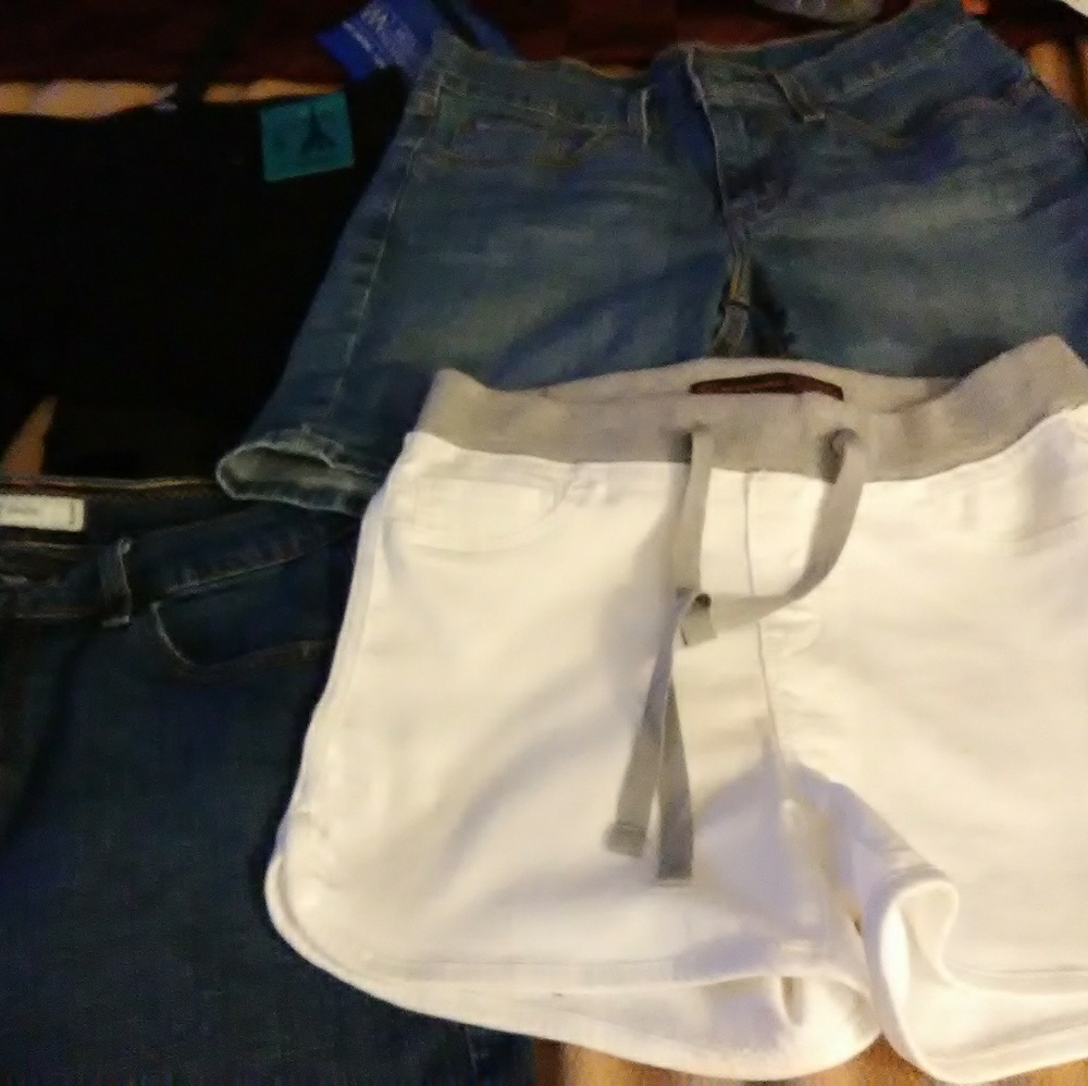 Lot of short all new and size 5/6 and small